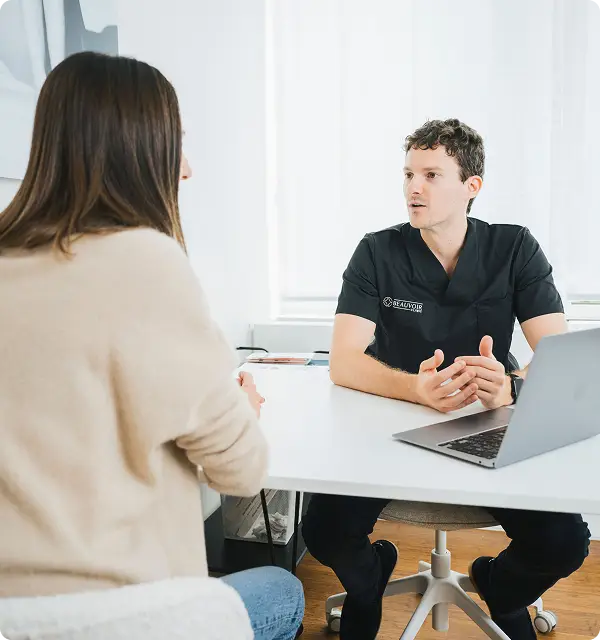 Consultation médicale entre un patient et un professionnel